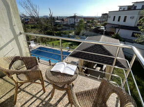 Вилла с бассейном и 5 мастер спальнями