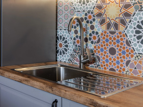 Апартаменты Яркий Лофт с видом на крыши