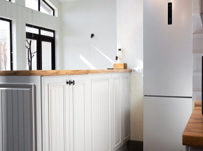 Гостевой дом Барни с горячим бассейном и видом на закат