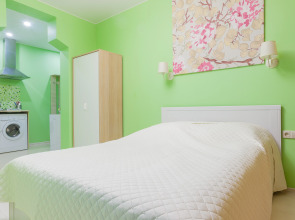 Апартаменты-дизайн  leohotels на Марата, 41