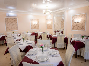 Гостиница Мир на Карбышева