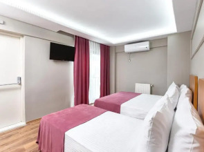 Ria Suites Hotel