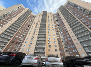 Апартаменты PosutochnoSV на Лунной 30