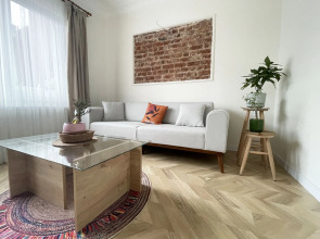 Апартаменты 2BR+2Bath entire apt with Balcony at central location