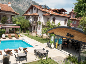 Отель Vira Apart