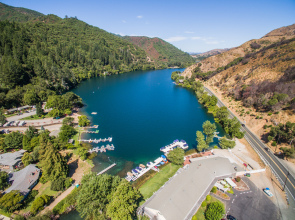 Отель The Lodge at Blue Lakes