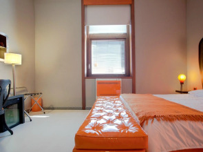 Orange Hotel
