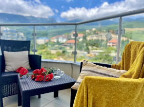 Апартаменты на Ялтинской улице, 12А. ЖК «Шато Лувр»