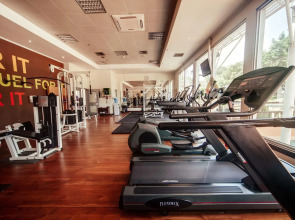 Отель Sheraton Kampala