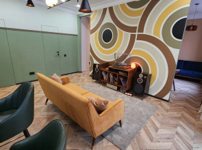 Апартаменты Mid-Century Modern Home