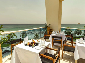 Отель Radisson Blu Resort Fujairah