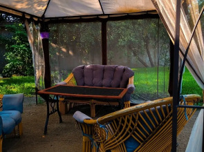 Дом для отдыха с баней и бассейном WoodRay