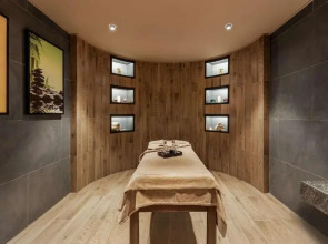 Отель Wyndham Garden Baku