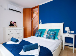 Апартаменты Penthouse & Jacuzzi in Neve Tzedek by FeelHome