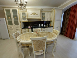 Апартаменты 5 Звезд на Шамиля Джикаева 5А-2