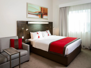 Holiday Inn Express Dubai Internet City an IHG Hotel