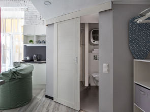 Двухуровневые апартаменты для двоих с видом во двор