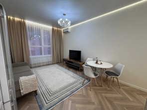 Квартира 700 возле метро с развитой инфраструктурой