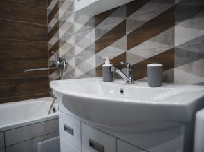 Двухкомнатная квартира сети "PanApartments" с панорамным видом на город