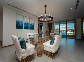 Прекрасные апартаменты с бассейном в Laguna Phuket