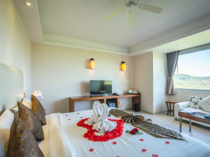 Отель KC Resort & Over Water Villas