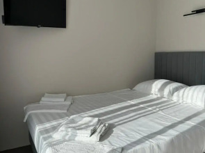 Отель SANDRO&MILANII