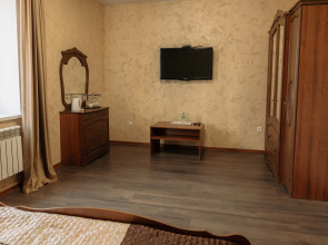 Отель Корона