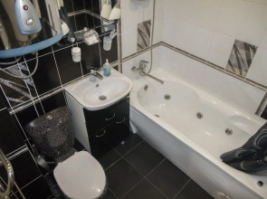 Апартаменты однокомнатные Премиум с джакузи на Парижской коммуны 40