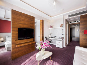 Отель Crystal Hotel Belgrade