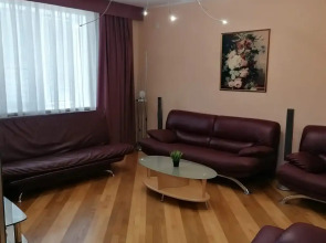 Трёхкомнатные апартаменты на Маршала Чуйкова