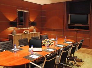 Отель Sheraton Kampala