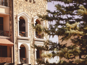 Отель Кавказ