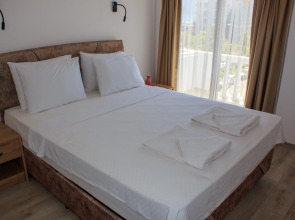 Отель Aloha Suites