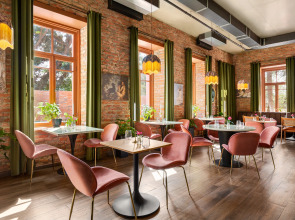 Отель Ramada By Wyndham Tbilisi Old City