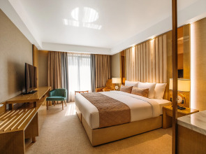 Отель Marjan Plaza