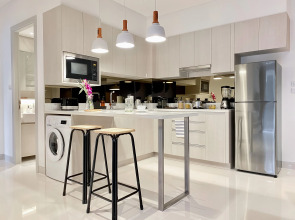 Апартаменты 2 спальни с видом на озеро в шаге от моря