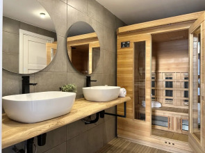 Частный Дом Барнхаус №4 с инфракрасной сауной и горячим Чаном на 6 человек