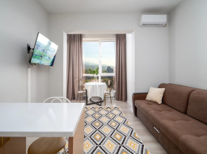 Квартира Евродвушка с потрясающим видом на горы