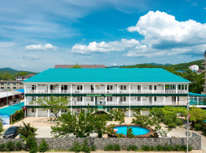 Курортный отель Лазурный берег