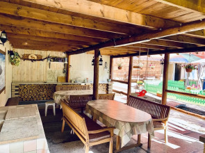 Отель Каприз