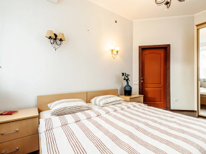 Апартаменты 2-к квартира на Никитинской 108