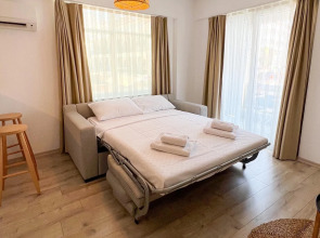 Отель Aloha Suites