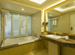 Отель The Grand Kandyan