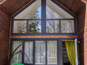 Шале Aishah House