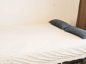 Квартира новая уютная студия на Берегу Иртыша