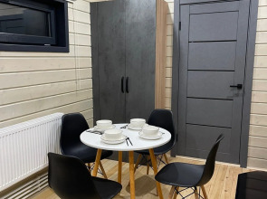 Гостевой Дом Дом для 4-х с Видом на Озеро