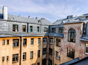 Апартаменты Яркий Лофт с видом на крыши