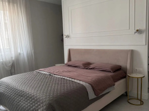 Квартира Просторная Недалеко от Центра с Парковкой