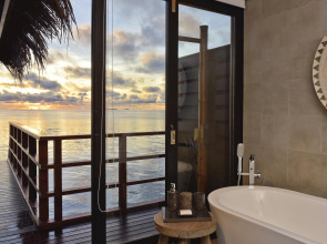 Grand Park Kodhipparu Hotel