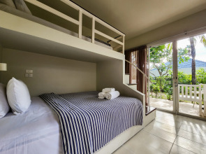 Отель Bandara On Sea